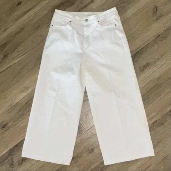 Chico’s Size 0.5 (US 6) Alabaster (White) High Rise Wide Leg Crop Jeans - Picture 2 of 8